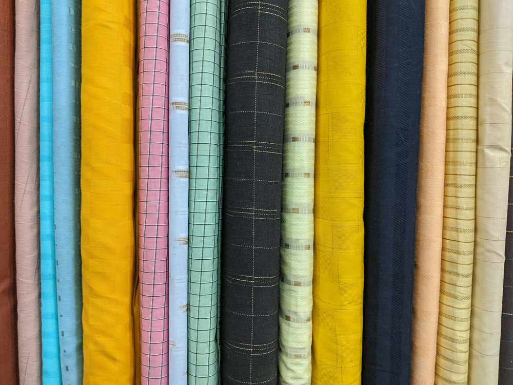 Как выбрать ткань для домашнего текстиля: практическое руководство для начинающих