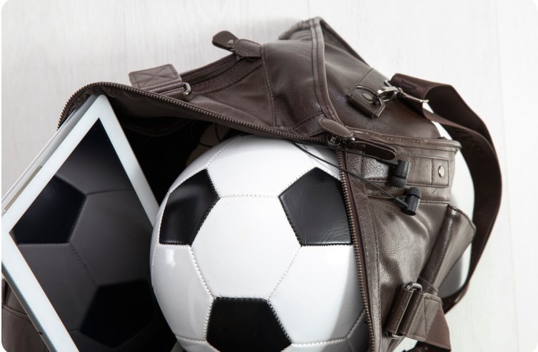 Главные трансферы футбольного сезона и их влияние на чемпионаты