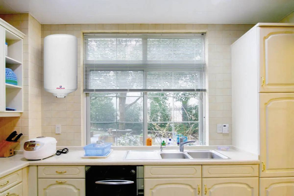 Який бойлер зручніший для маленької ванної кімнати