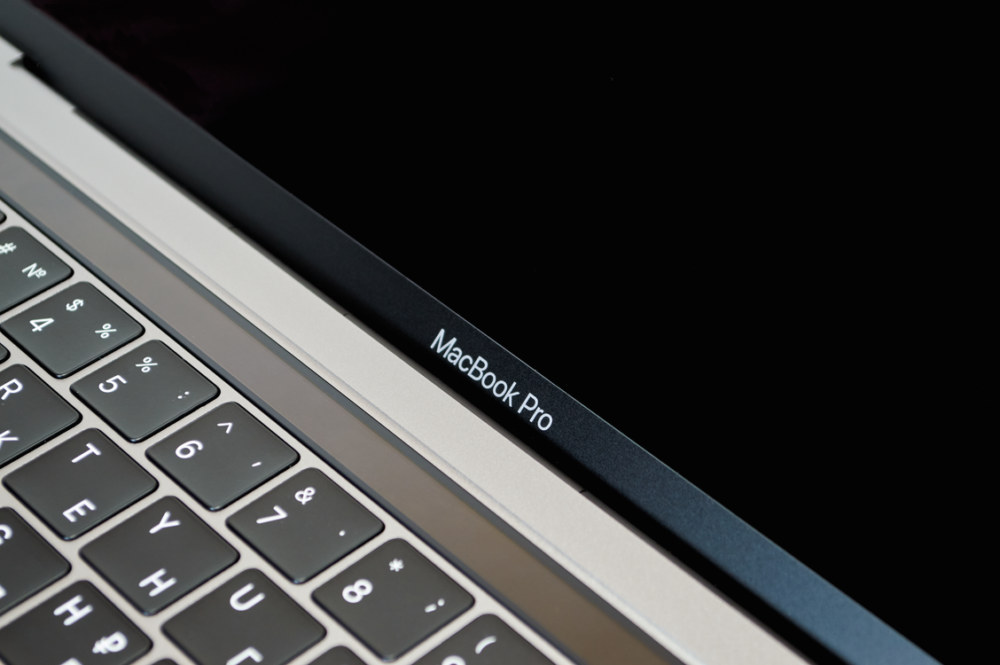 Чому Apple MacBook Pro – ідеальний вибір для монтажу та програмування?